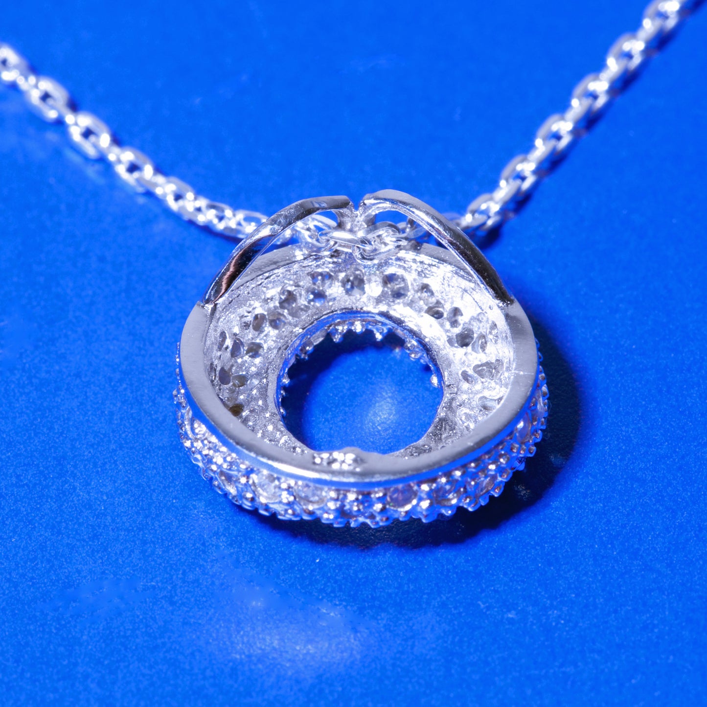 DESIGNER INSPIRED OVAL PENDANT