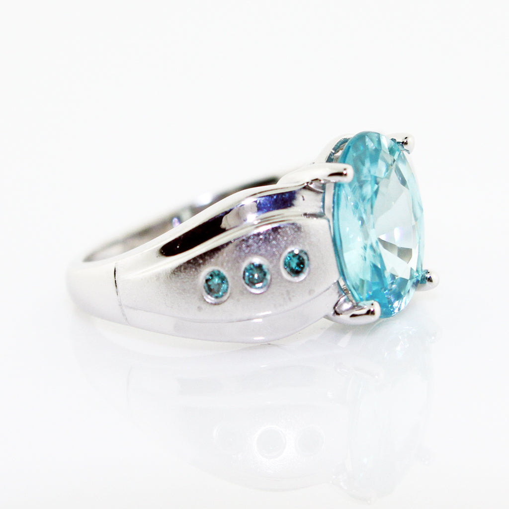 BLUE TOPAZ & BLUE DIAMOND WG RING