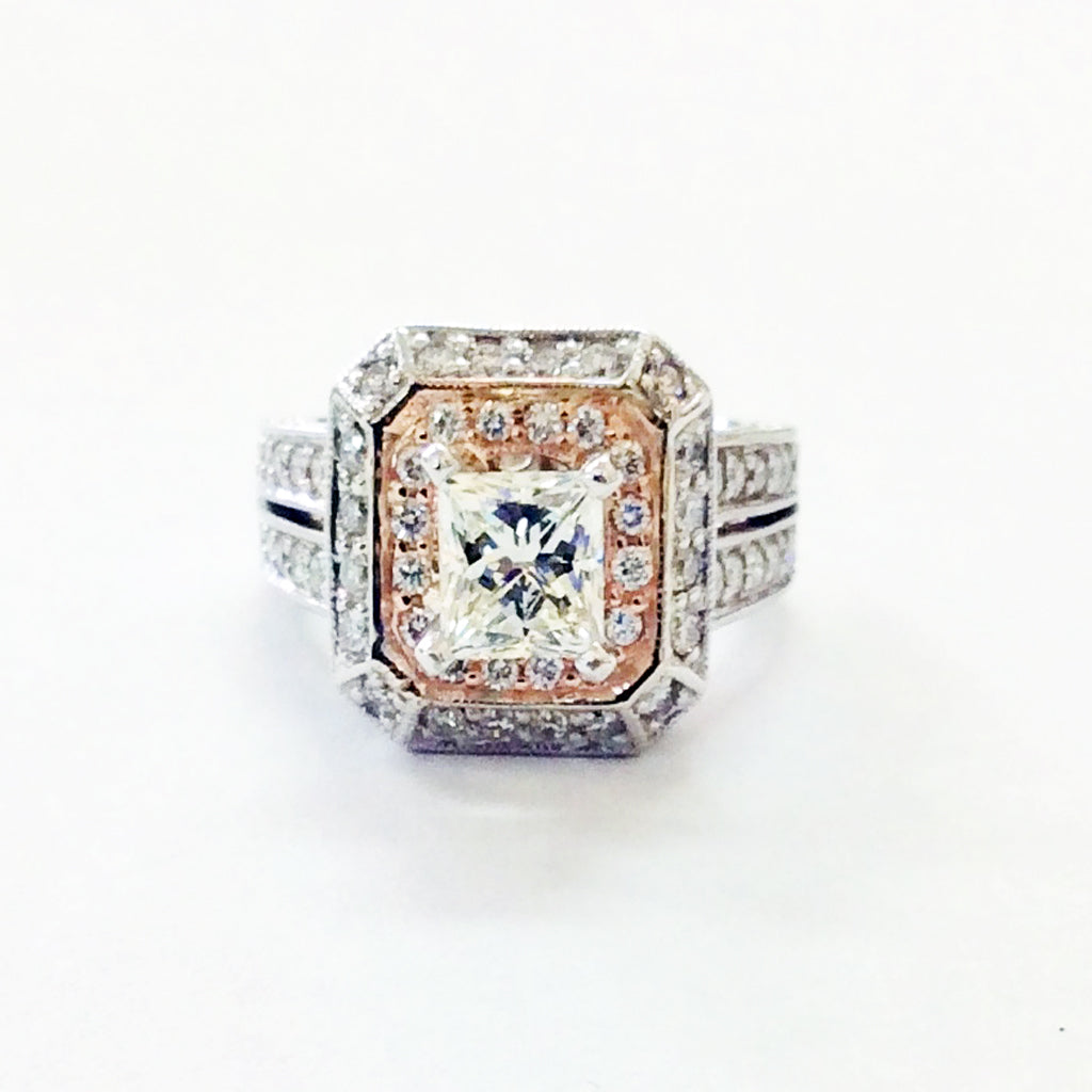 PRINCESS CUT DIAMOND ENGAGEMENT RING