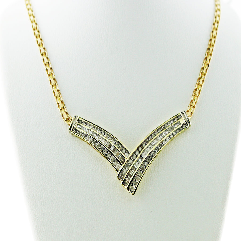 DIAMOND V-PENDANT NECKLACE
