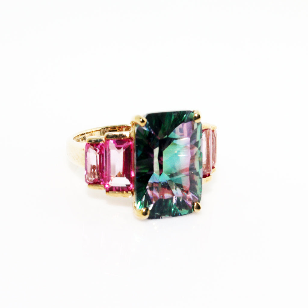 MAGNIFICENT ALEXANDRITE RING