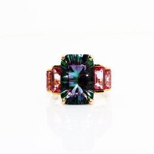 MAGNIFICENT ALEXANDRITE RING