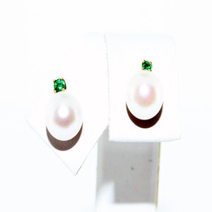 EMERALD PEARL STUDS