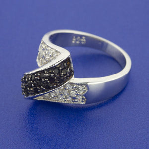 BLACK & WHITE SPIRAL RING
