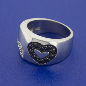 HEART ONYX RING