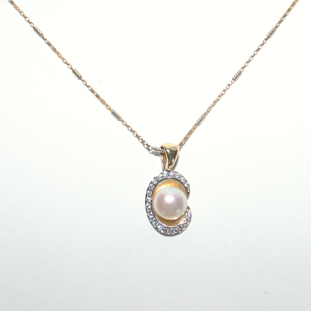 PEARL ON A SHELL PENDANT