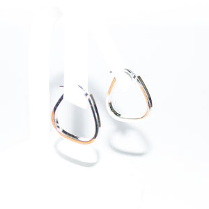 18K WG TRIANGLE HOOPS EARRINGS
