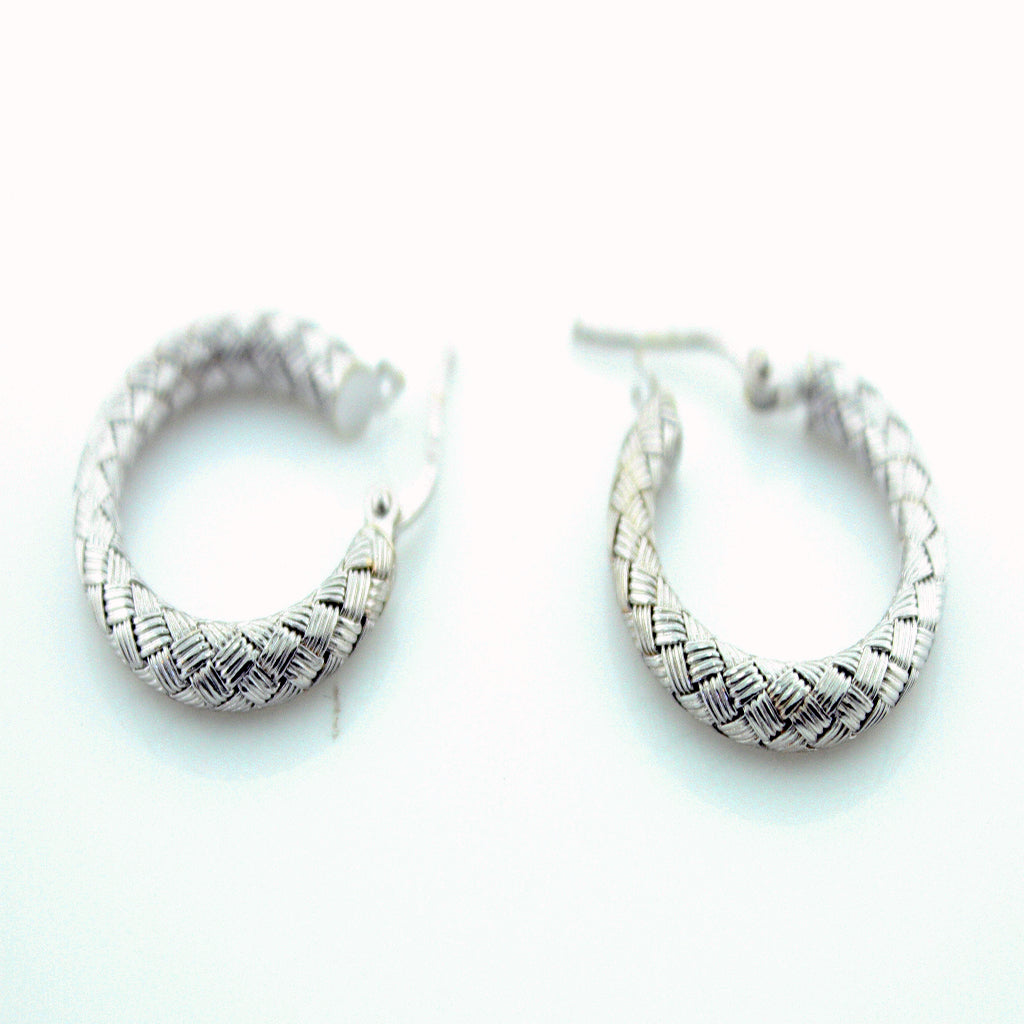 WOVEN HOOPS